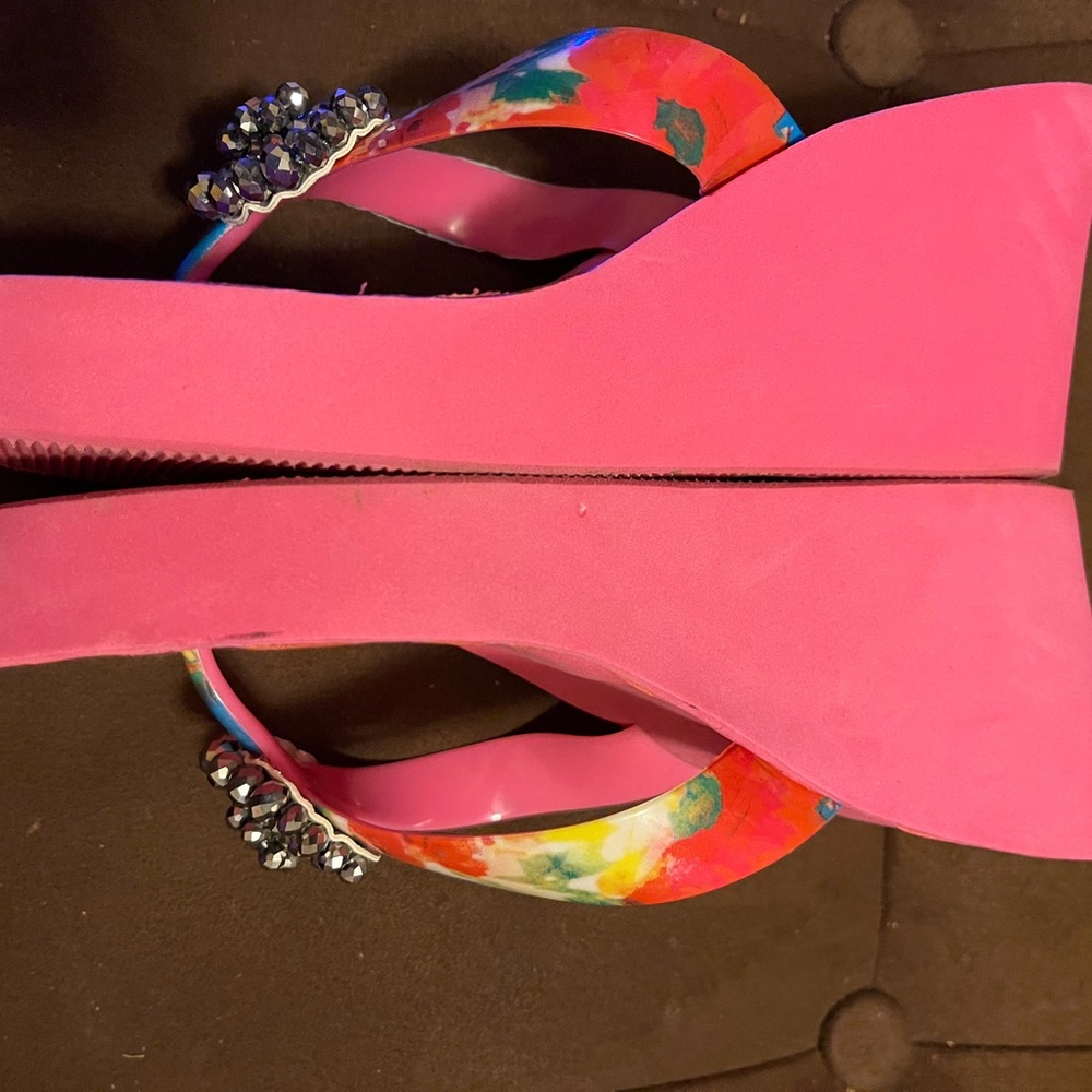 Gianni Bini foam sandals